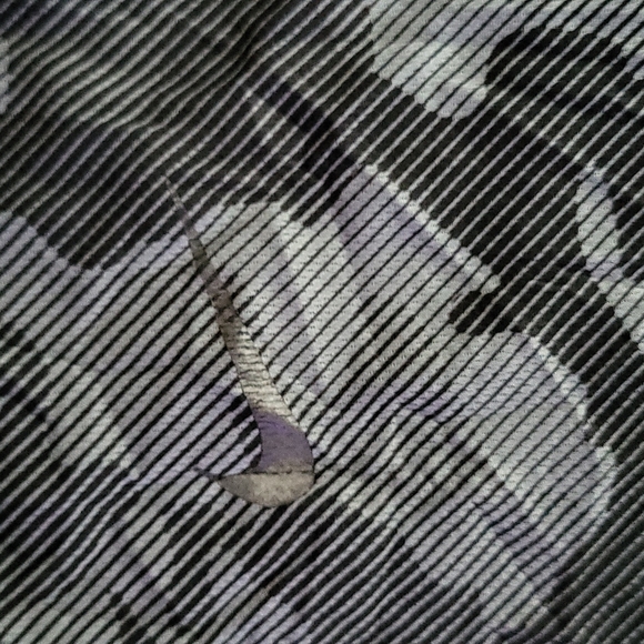 Nike Running Shirt - Picture 6 of 6